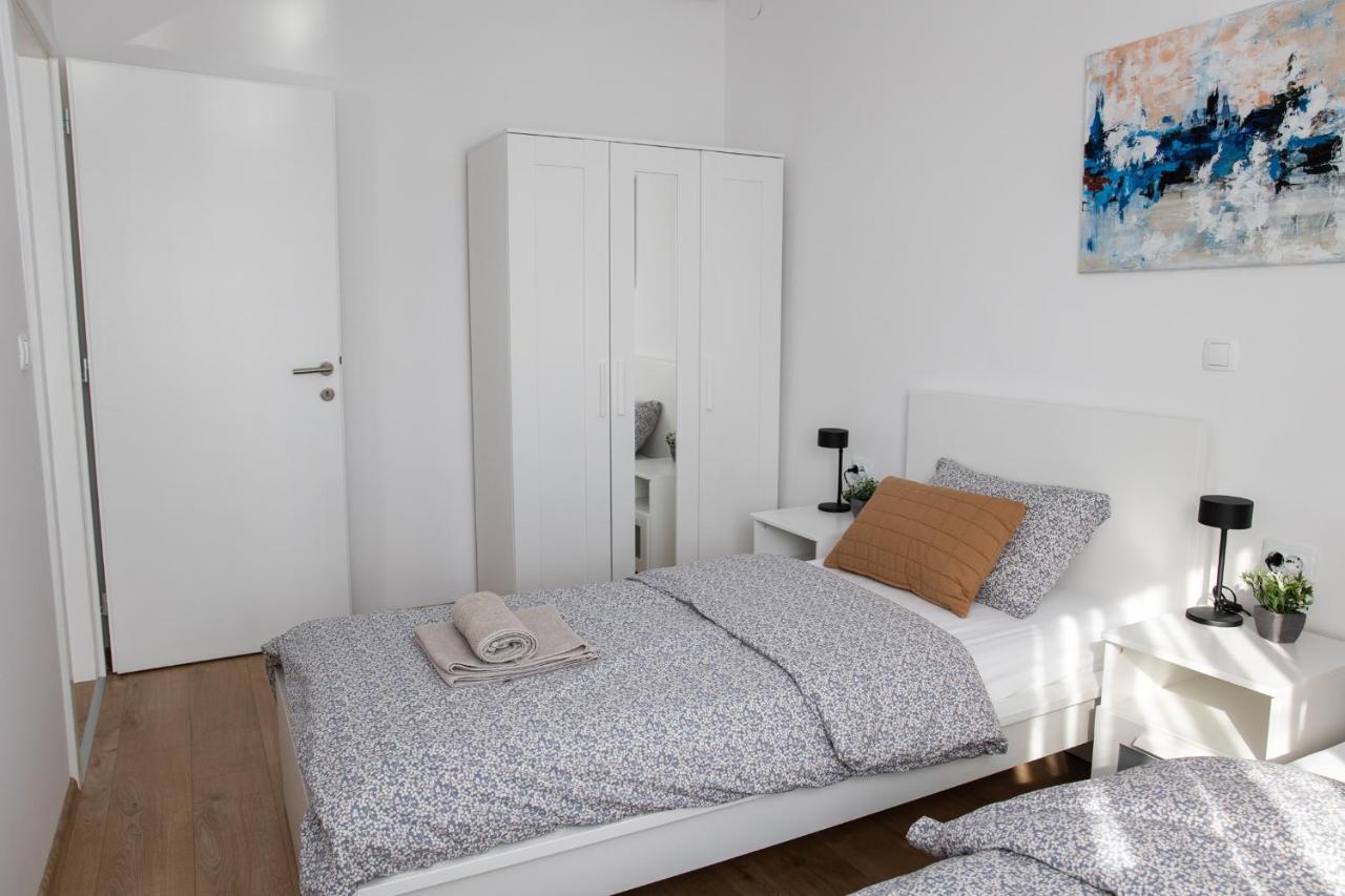 Apartman Ena Бйеловар Екстериор снимка