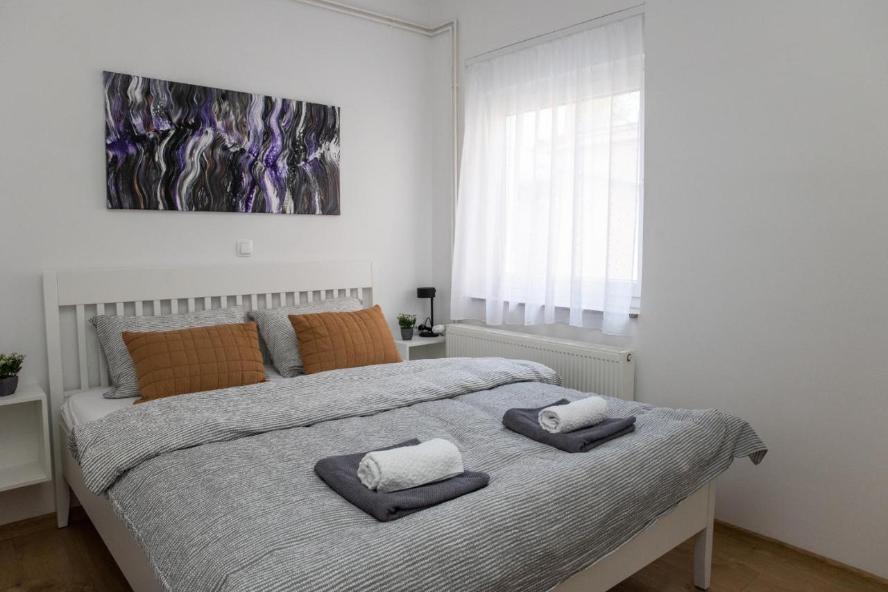 Apartman Ena Бйеловар Екстериор снимка